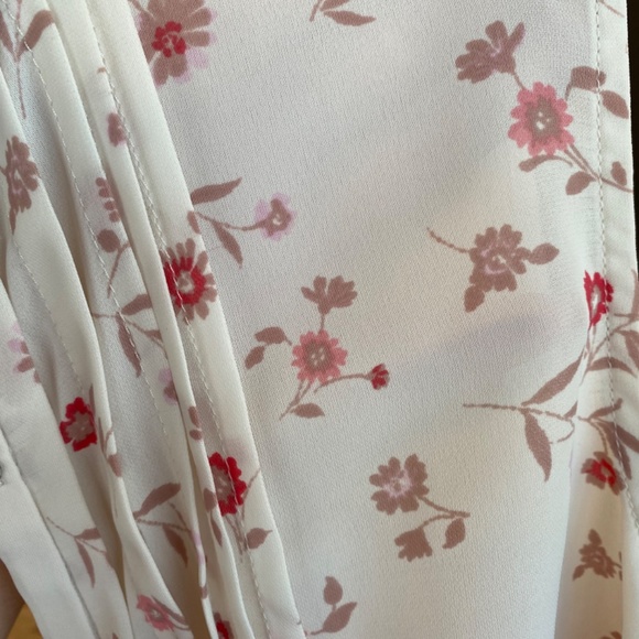 Lauren Conrad Floral Blouse - Picture 5 of 7